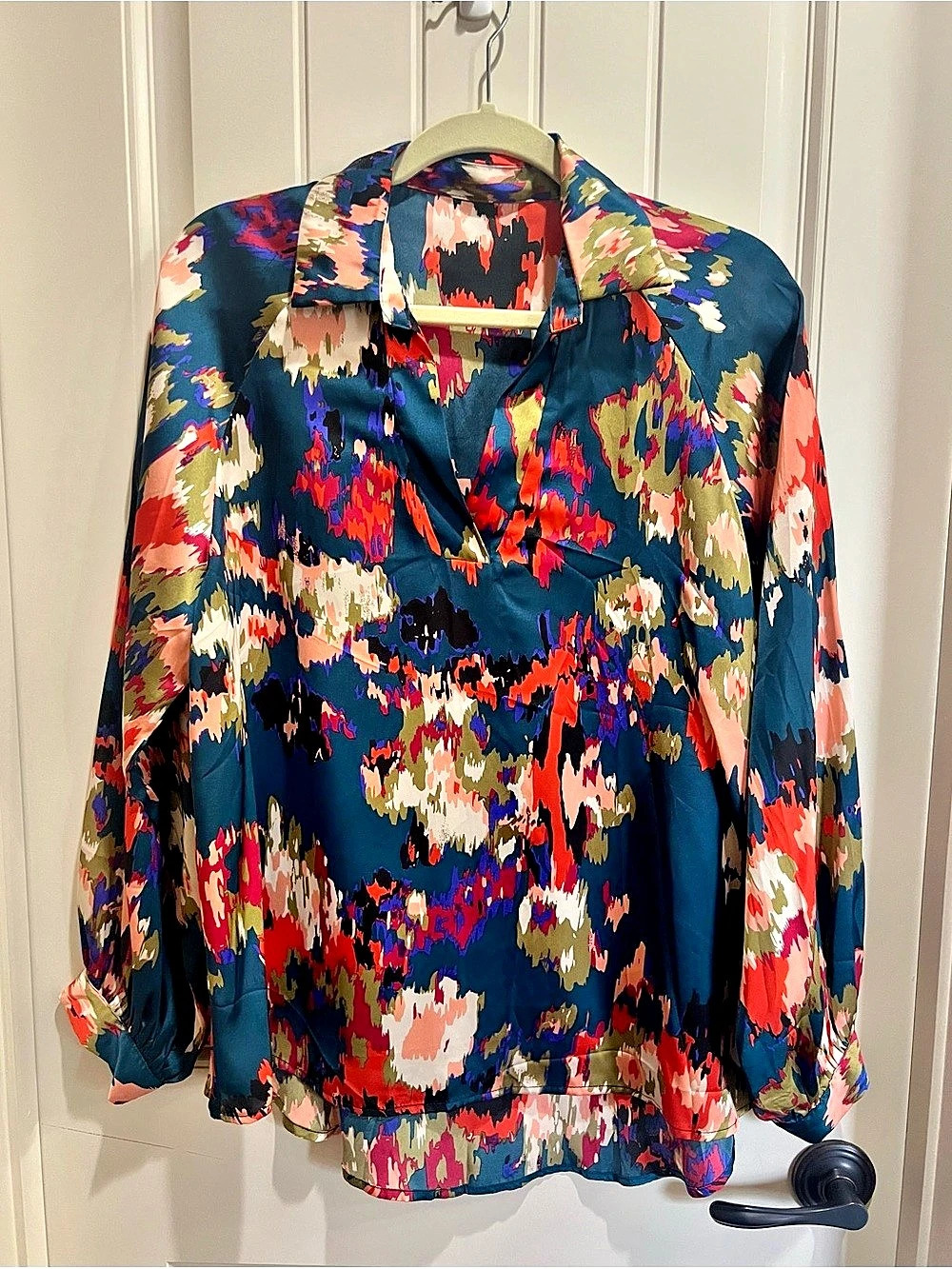 Boutique Abstract Print Satin Blouse Large NWOT Teal Floral